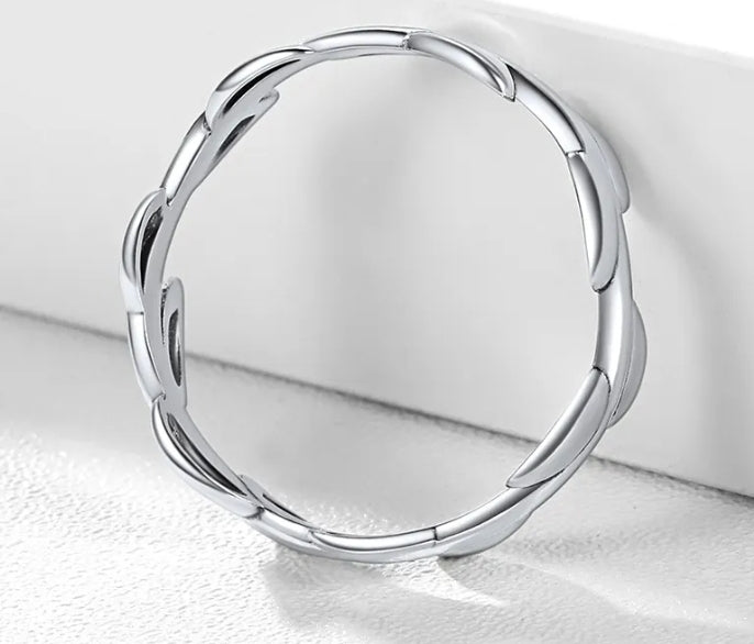 ChicSilver Olive Leaf Ring (Size: 9)